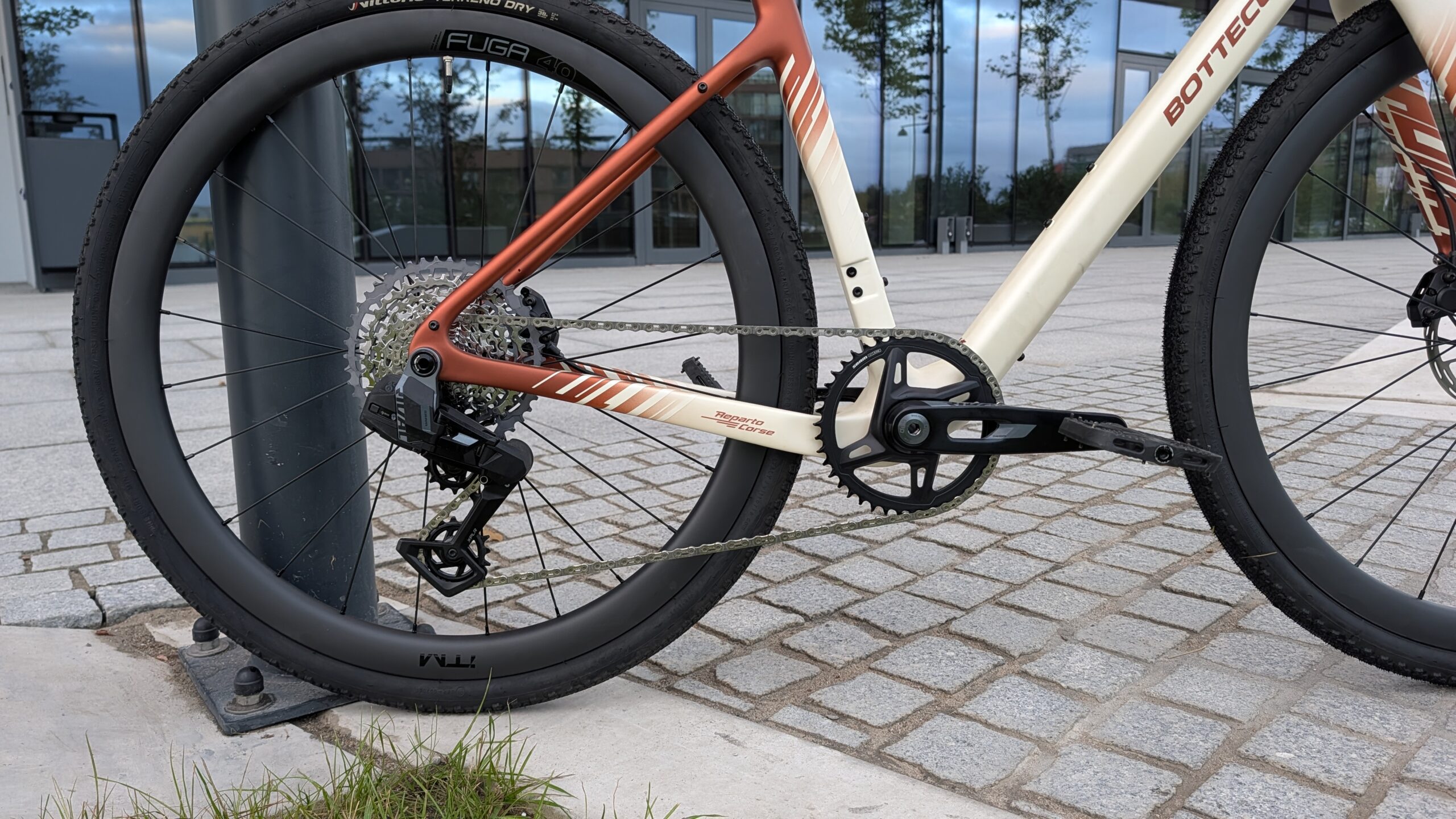 Rower Gravel Bottecchia Overland Carbon SRAM RIVAL AXS 12S - obrazek 3
